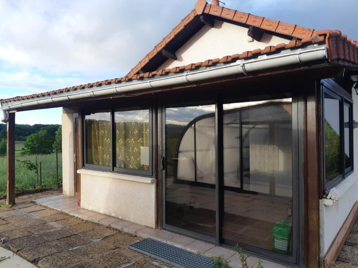 Maison A La Campagne Avec Piscine Flayat Exterior foto